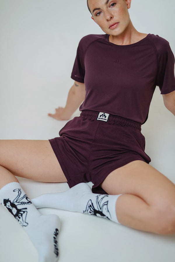 TECH SHORTS RELAXED FIT FRONT LABEL violet black