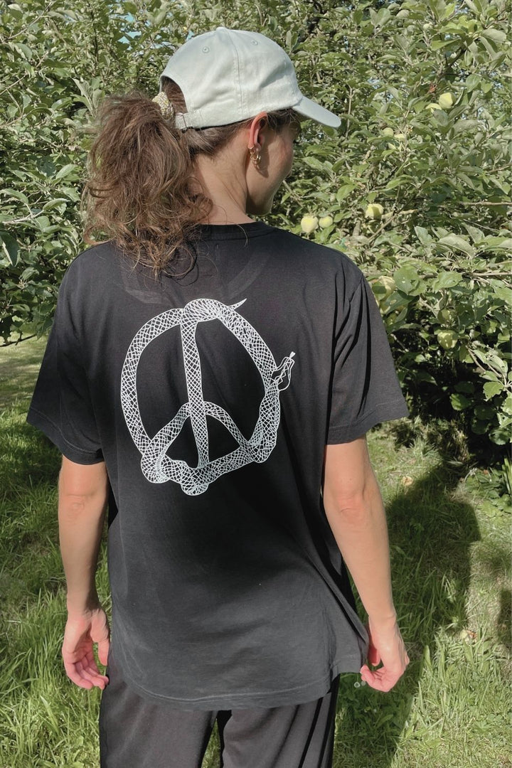 PEACESNAKE T-SHIRT UNISEX black