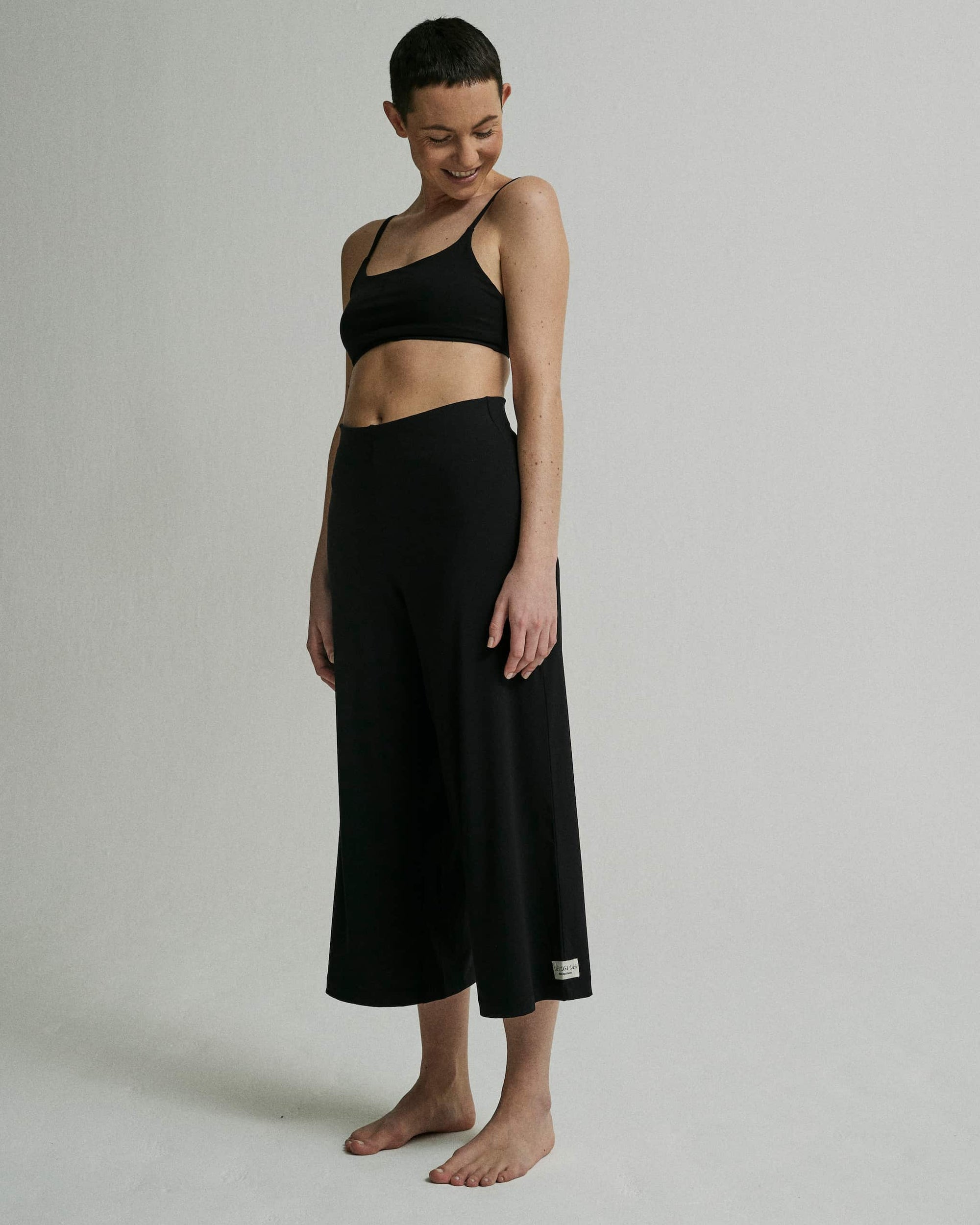 CROPPED WIDE LEG PANTS